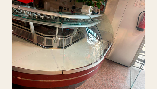 Recambios y repuestos de cristal para vitrinas de carnicerías, panaderías y comercios