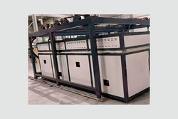 Fabrication de verre courbé à faible rayon pour vitrines réfrigérées et applications de vente au détail