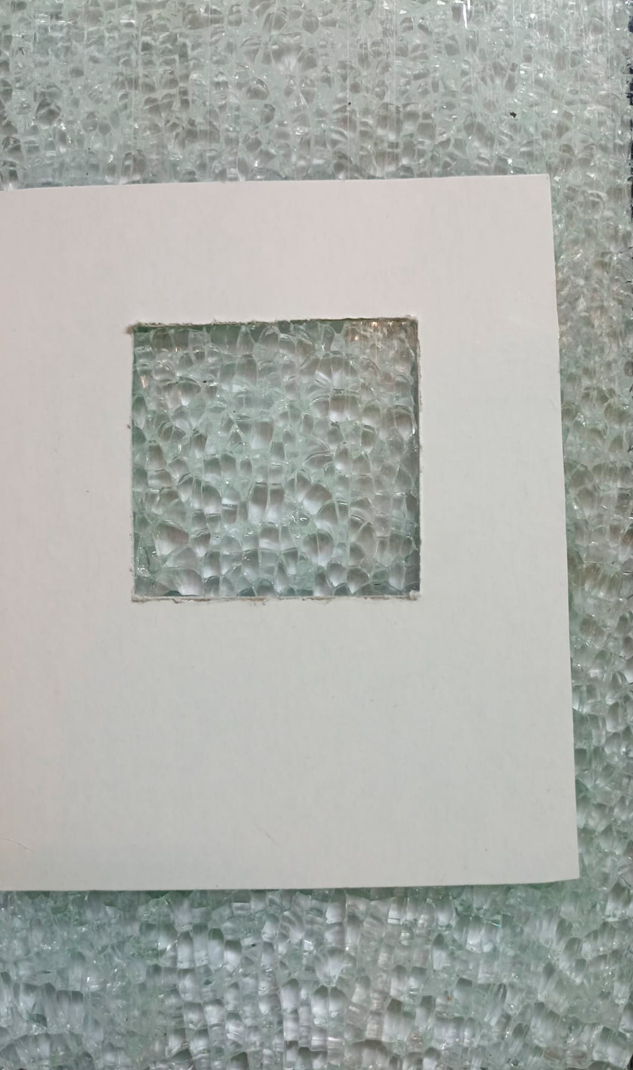 FRAGMENTS DE VERRE BOMBÉ TREMPÉ 4