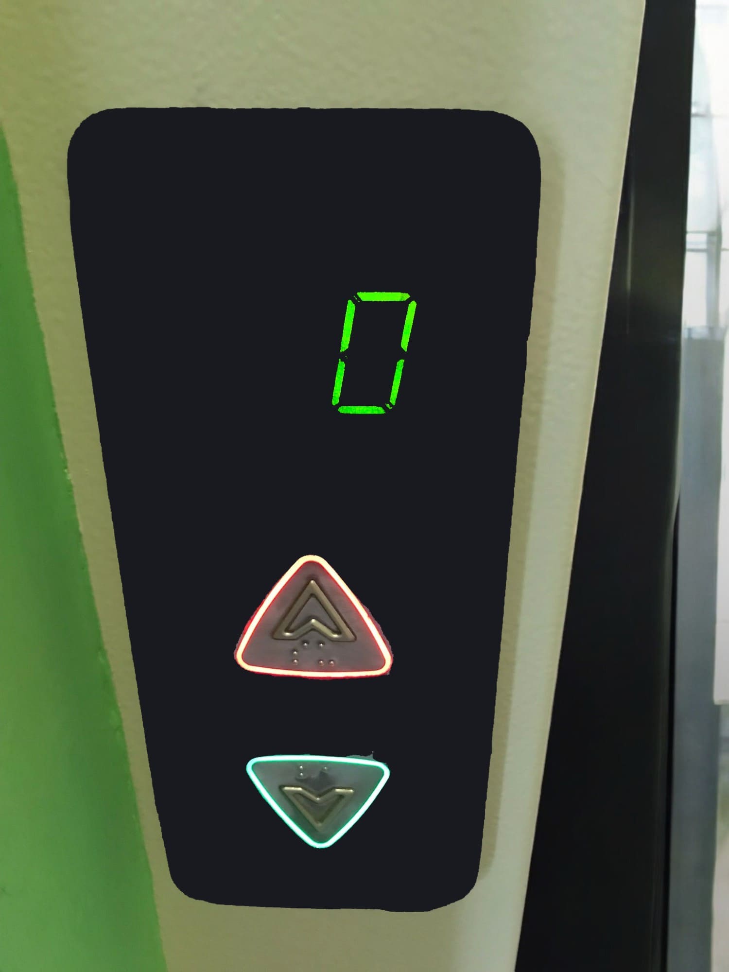 DIPLAY FABRICADO EN VIDRIO TEMPLADO 13