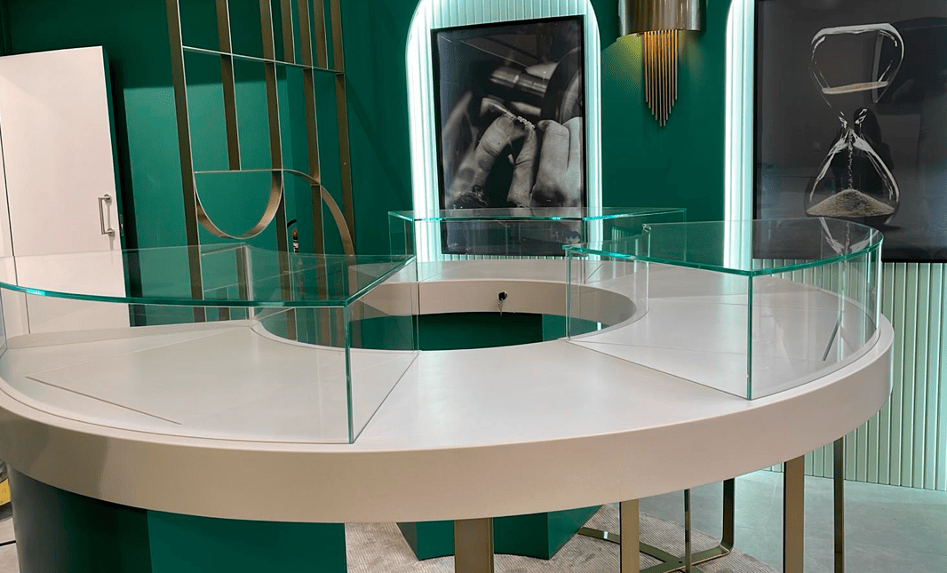 VERRE COLLÉ UV POUR MOBILIER RETAIL